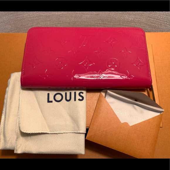 Louis Vuitton Handbags - NEW RARE Louis Vuitton monogram vernis zippy
